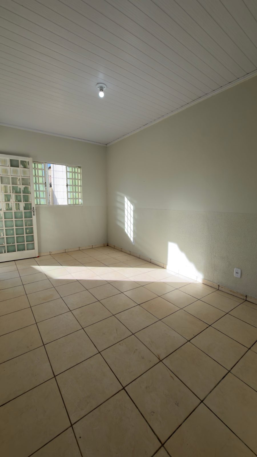 Casa Cond Francisco Ribeiro Alves - Chácaras Benvinda - — foto 3 (Valparaíso de Goiás)